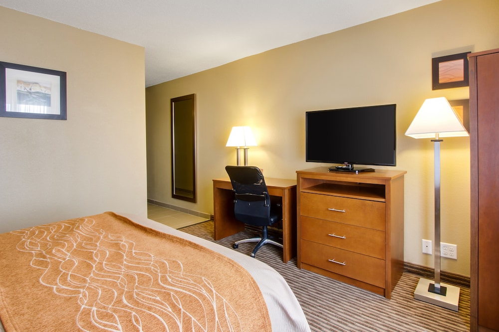 Comfort Inn & Suites Bellevue - Omaha Offutt AFB 10/42