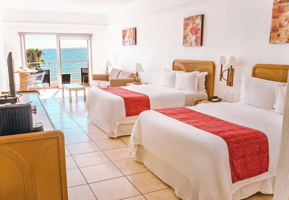 Superior, 2 Double Beds, Ocean View, Sofa