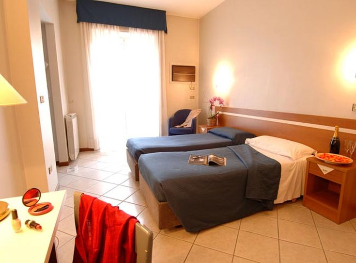Mennini Hotel 3/34
