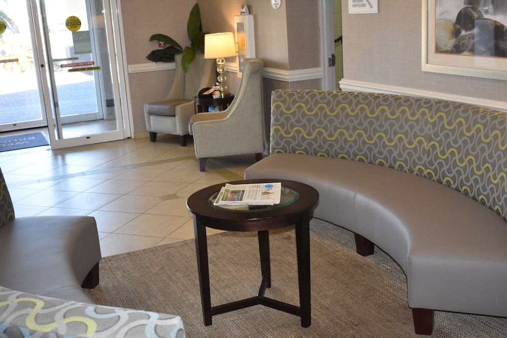 Best Western Plus Brunswick Inn & Suites 36/45