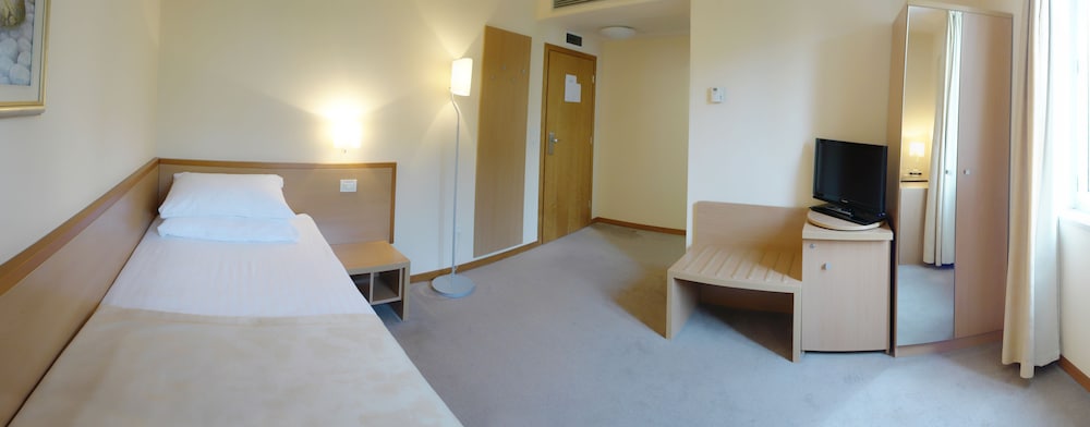 Hotel Jadran 22/71