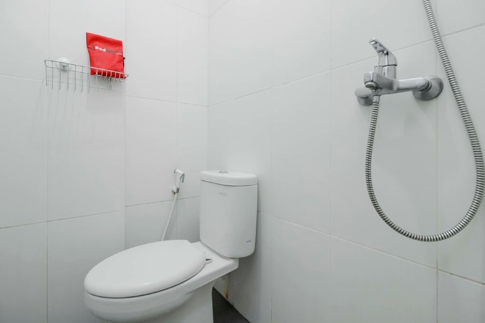 Reddoorz Near Siloam Hospital Palembang 10/56