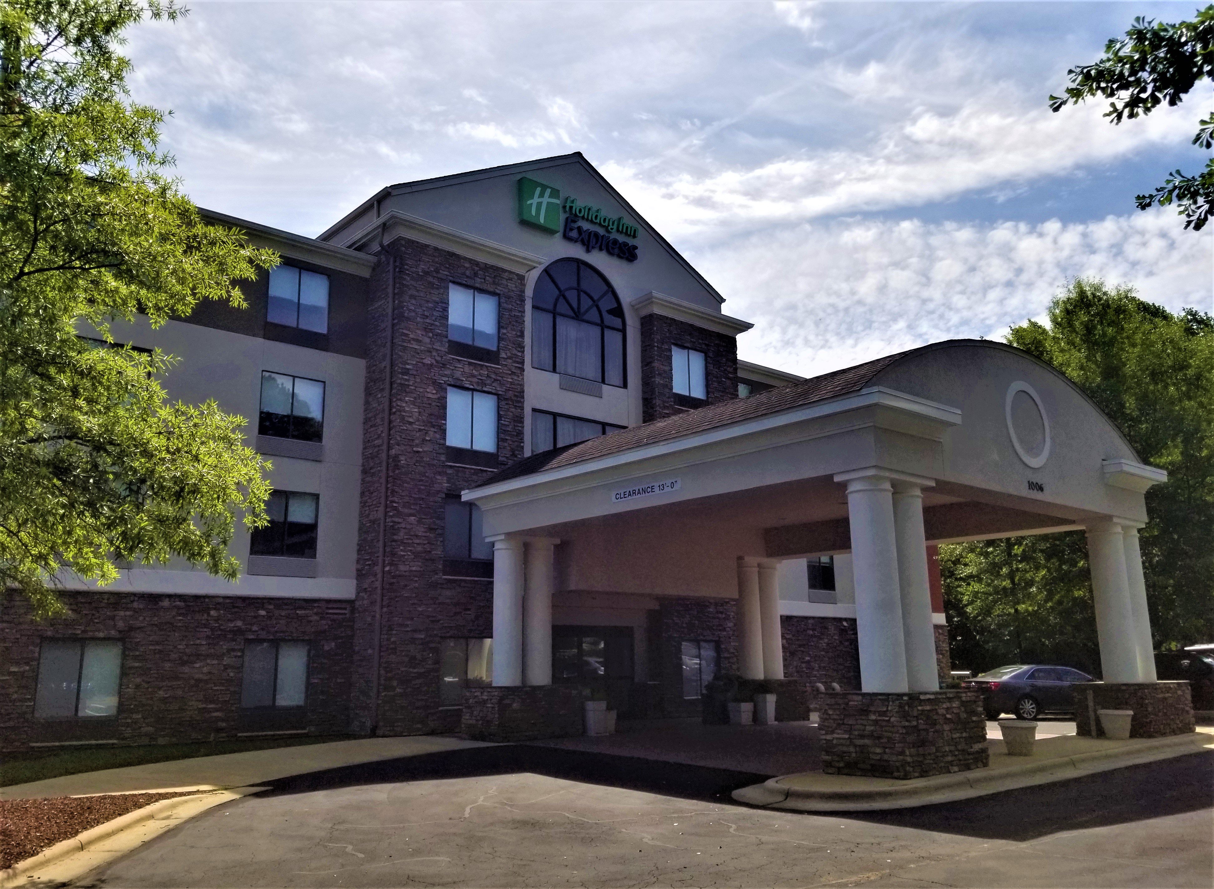 Holiday Inn Express Apex Raleigh 1/43