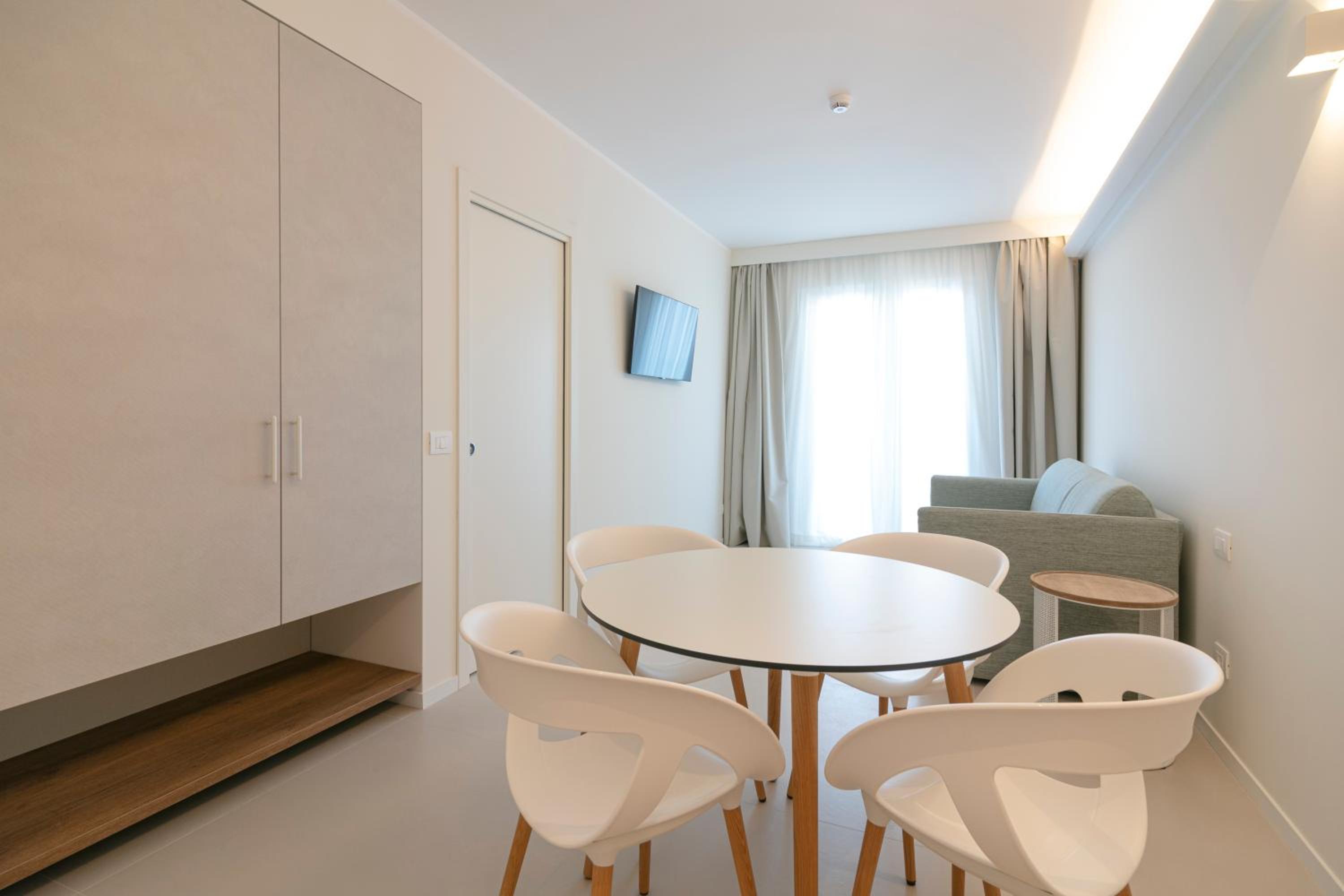 Mistral 28/42