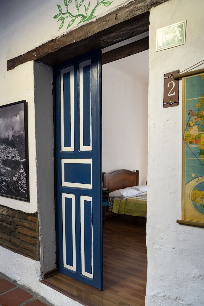 Blue Door Housing Old Historic Quito 24/46