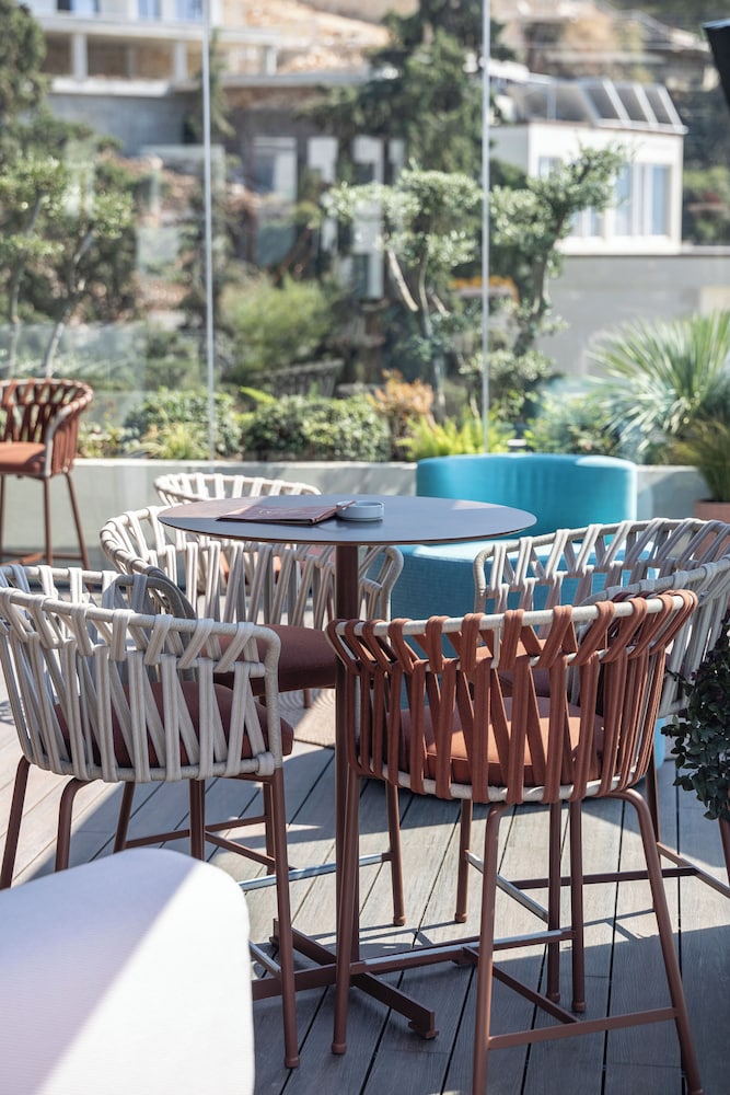 Hotel Vlora Priam, Affiliated by Melia 46/65