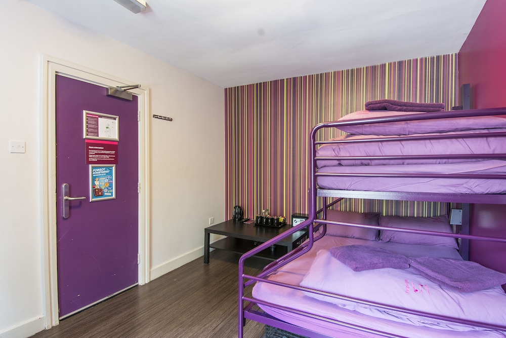 Safestay London Kensington Holland Park 7/27