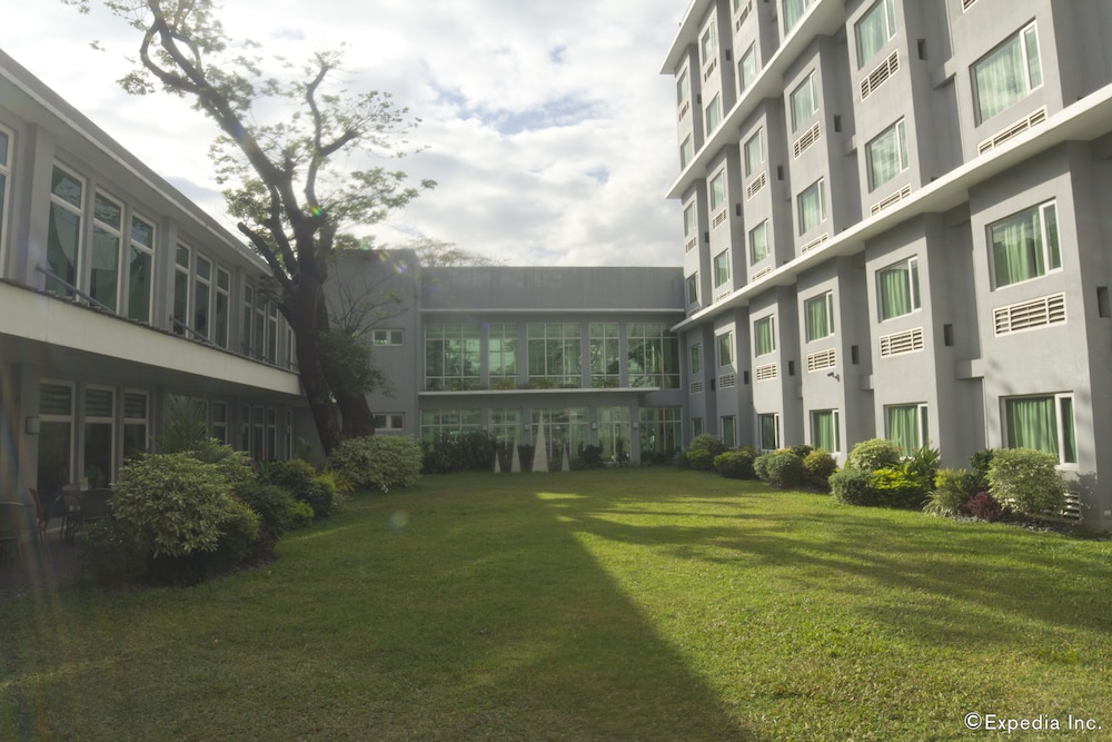 Microtel By Wyndham Up Technohub in QUEZON CITY