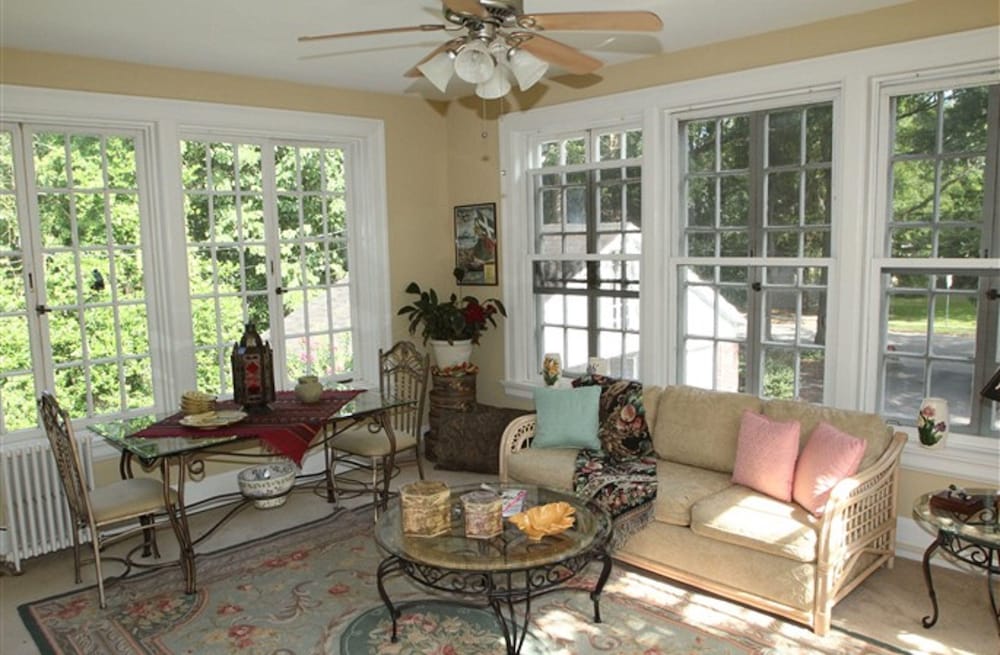 Angie's B&B 28/41