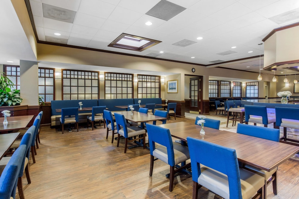 Comfort Inn Conference Center 27/35