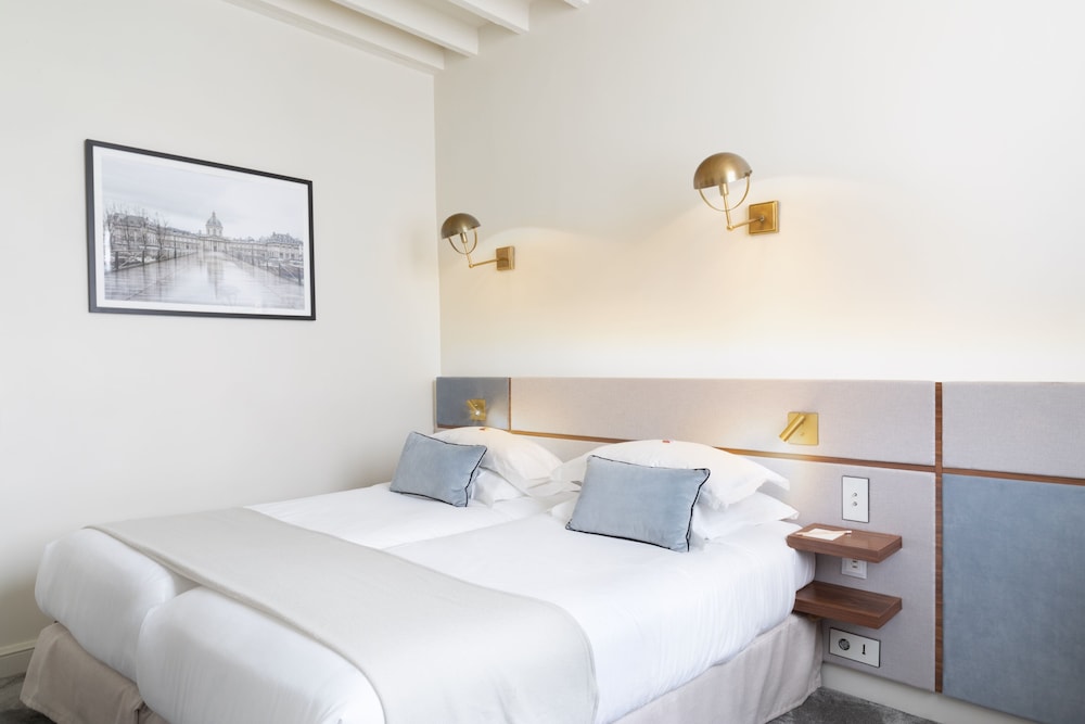 CLUB, DOUBLE BED