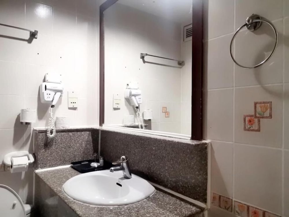 Diamond City Hotel 21/72