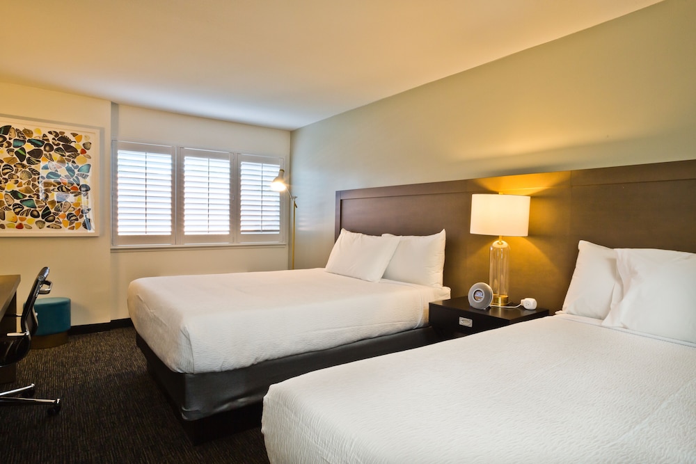 Crestview Hotel 10/47
