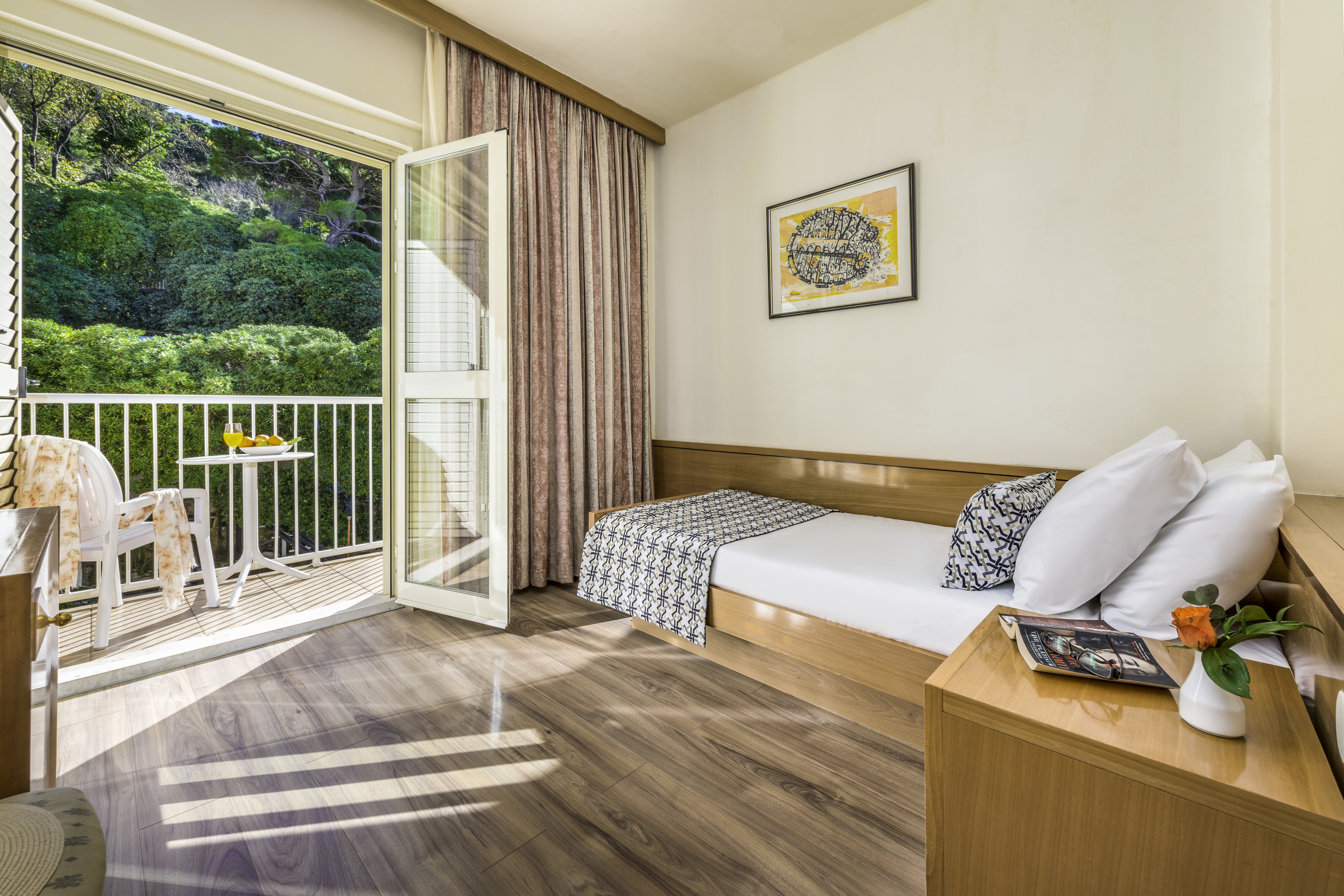 Room, Single, Balcony