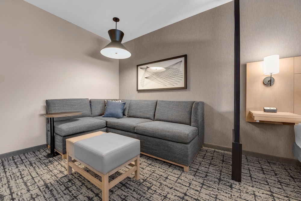 Hyatt Place Colorado Springs Downtown 11/26