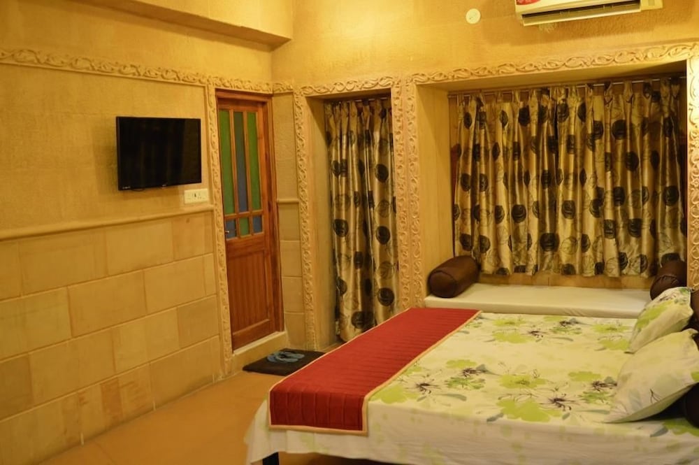 Hotel Jessulkot 8/28