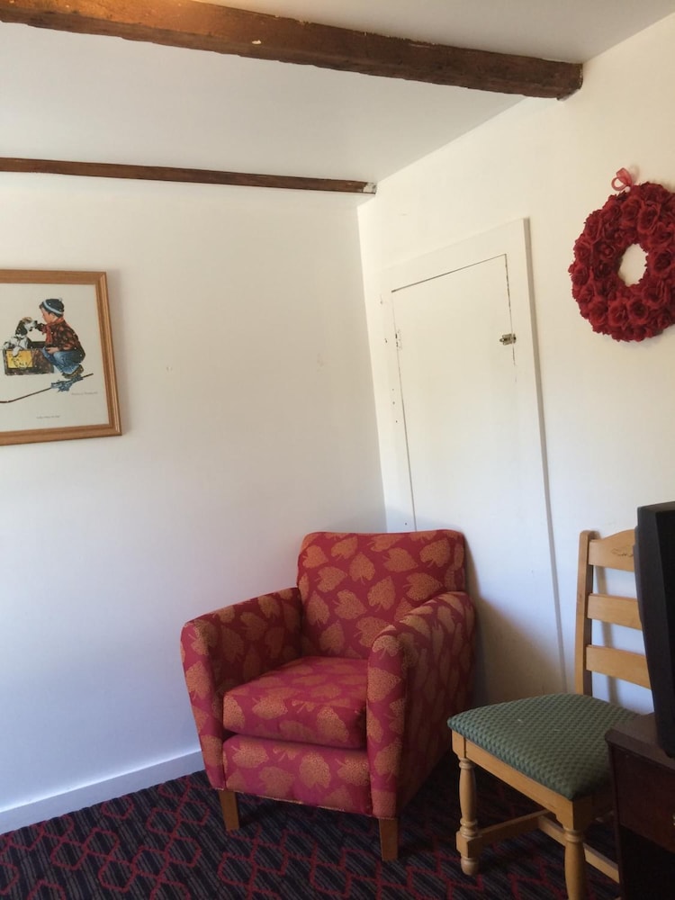 Perrys Motel & Cottages Ltd 26/47