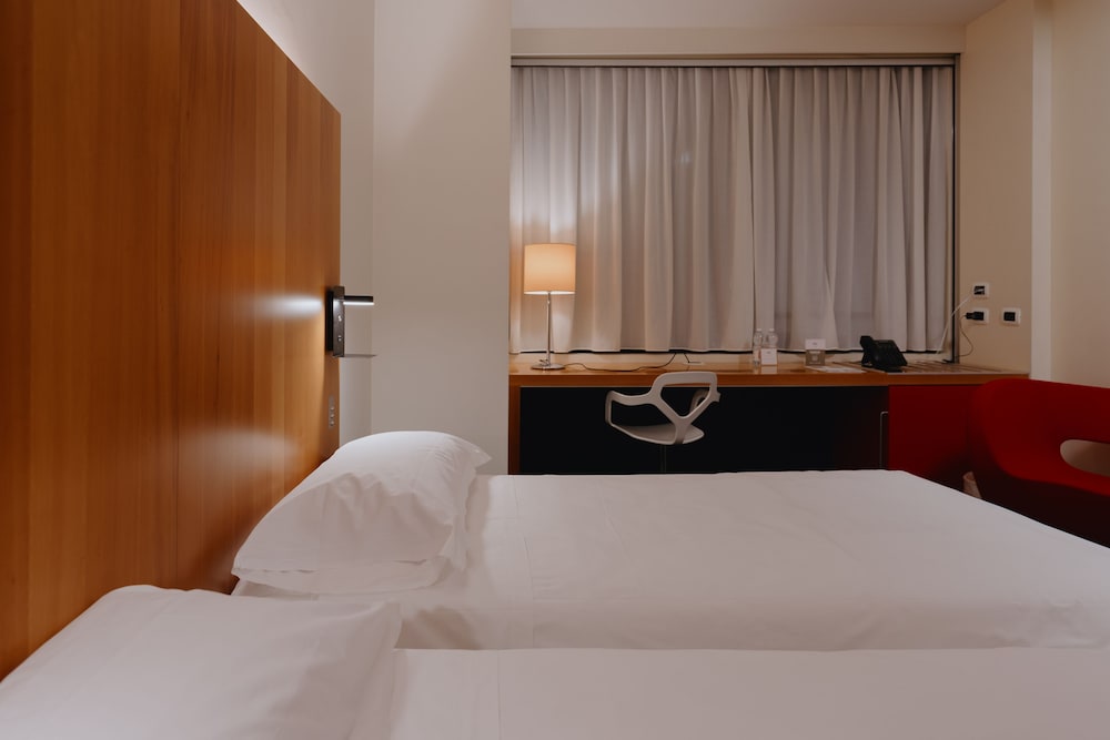 Ipoint Hotel 10/50