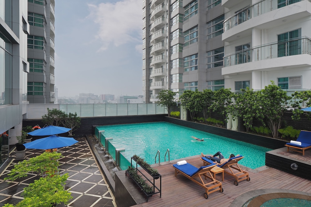 Cambridge Hotel Medan (ex Grand Swiss Belhotel Medan) 7/71