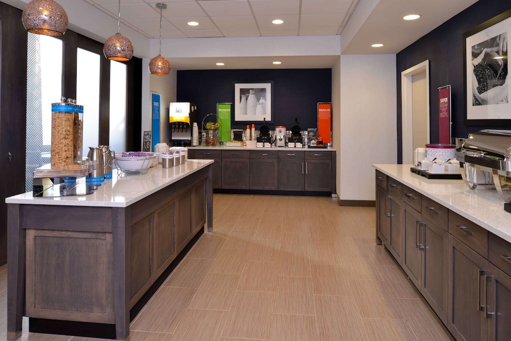 Hampton Inn & Suites Albany/East Greenbush 6/46