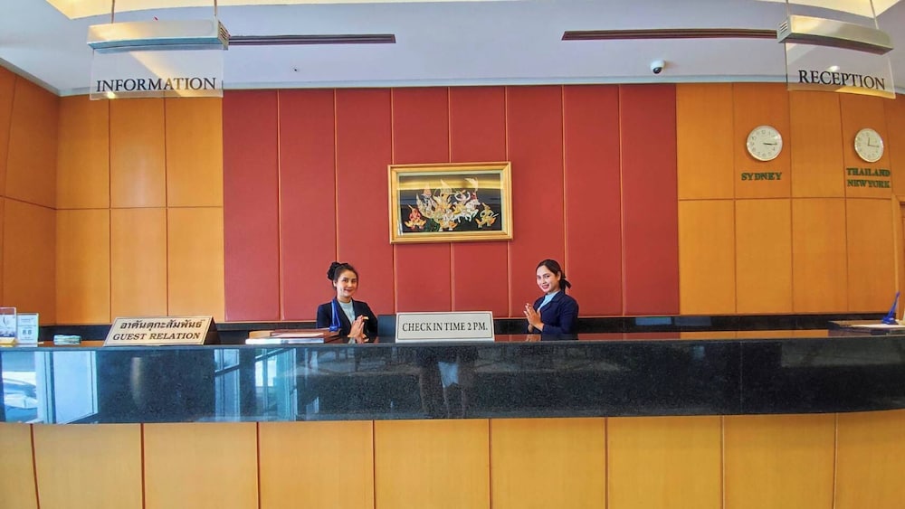 Diamond Plaza Hotel Suratthani 8/50