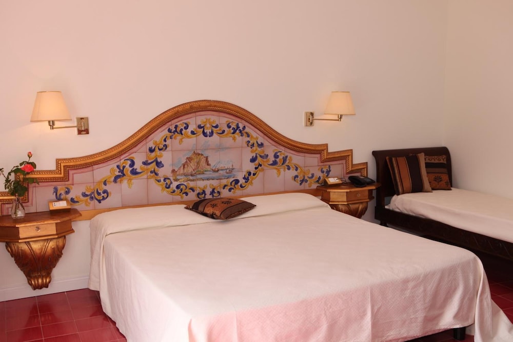 Hotel Torre Bennistra 17/50