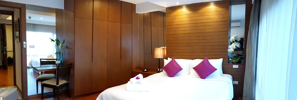 FuramaXclusive Sathorn 33/82