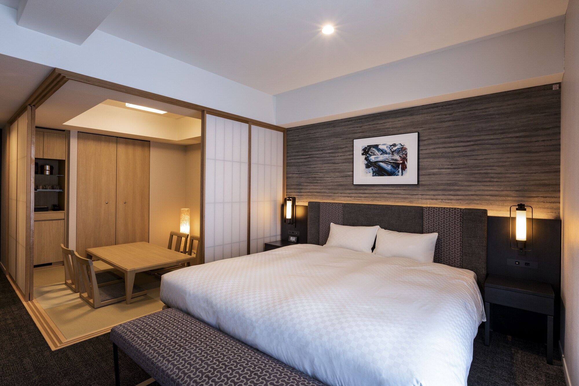 SUPERIOR, KING BED