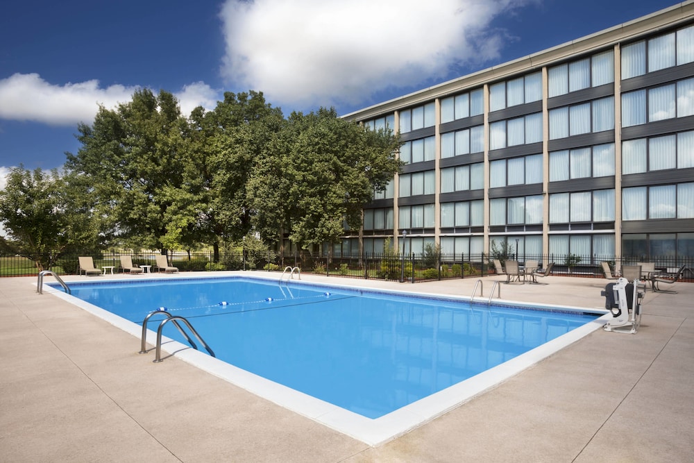 Four Points by Sheraton Kansas City Airport 19/36