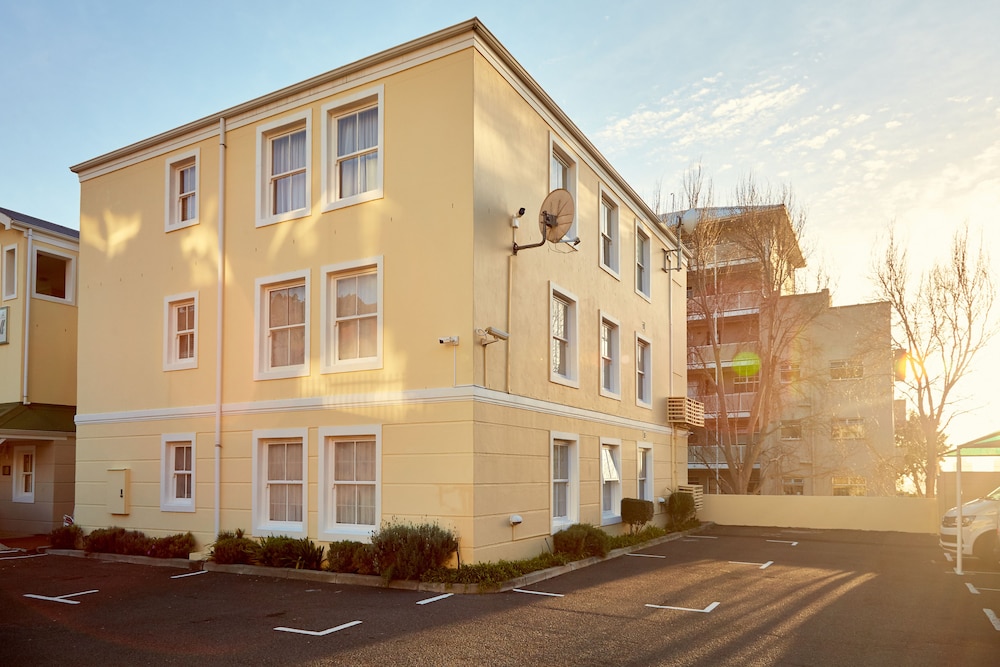 Hastings Hall 39/48