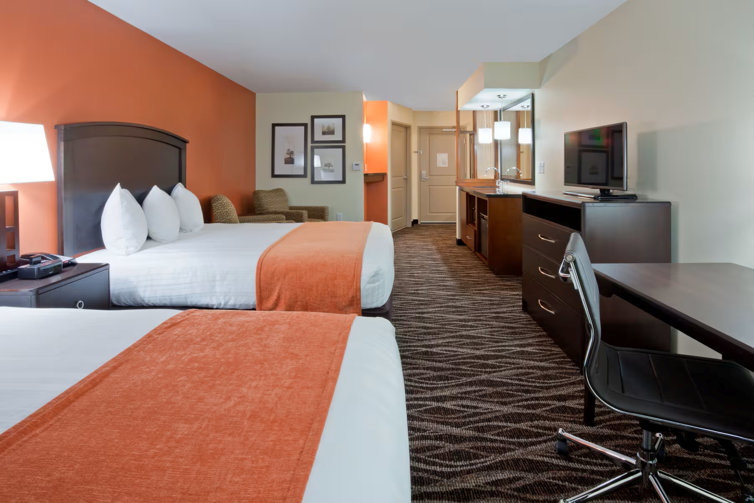 Suite, 2 Queen Beds, AmericInn by Wyndham Waupun 2/2
