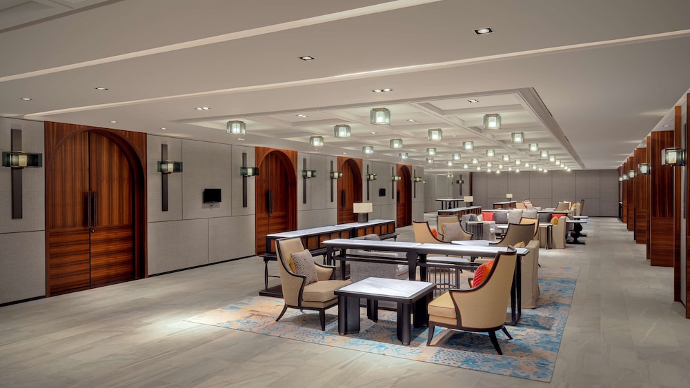 Hyatt Regency Phnom Penh 11/72