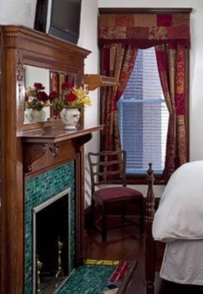 American Guest House 35/50