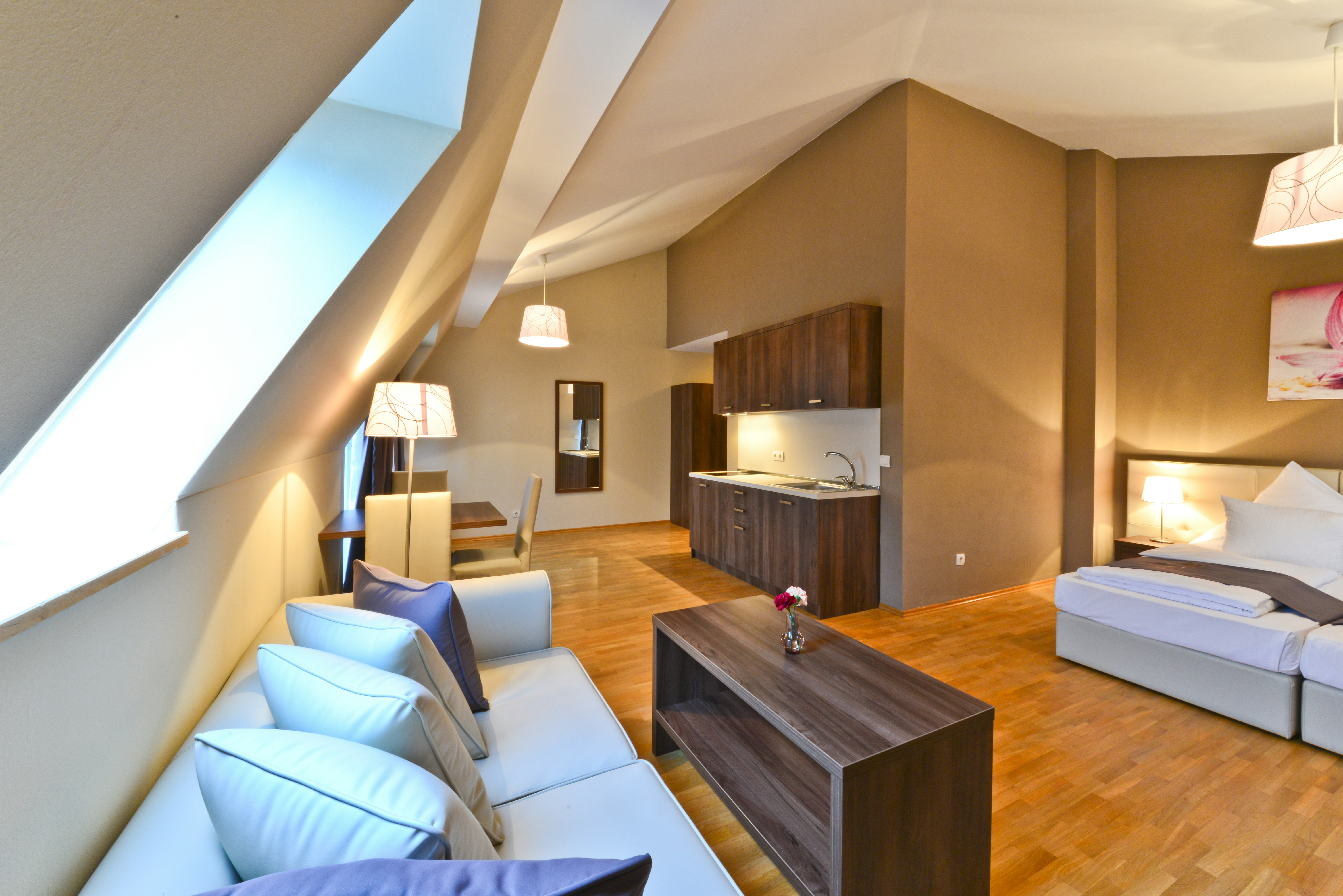Empress Boutique Hotel 33/65