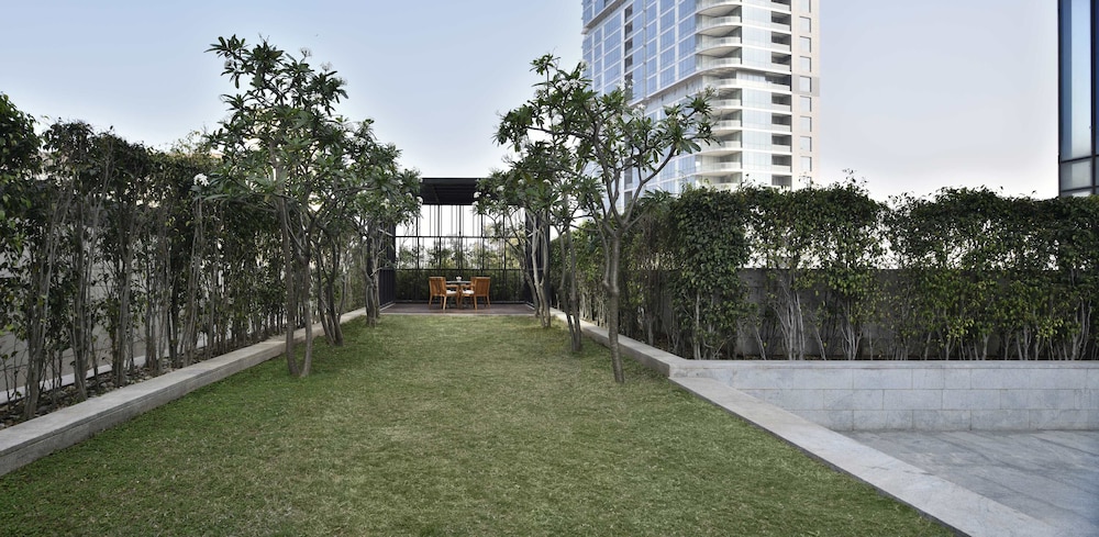 Four Seasons Hotel Bengaluru At Embassy One 6/75