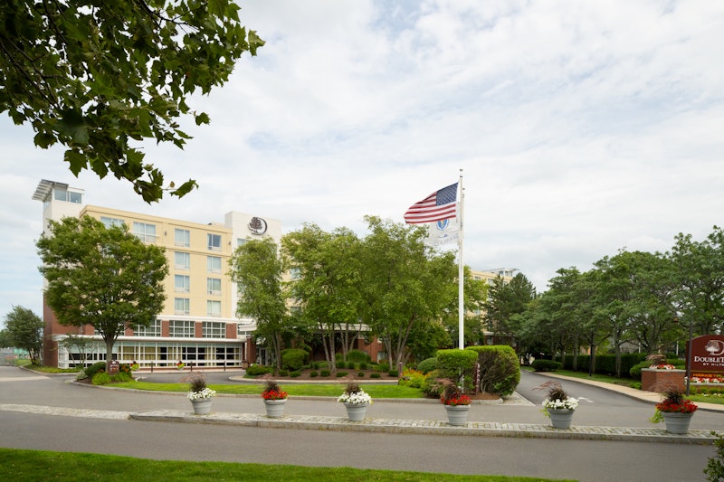 DoubleTree by Hilton Boston Bayside 42/44
