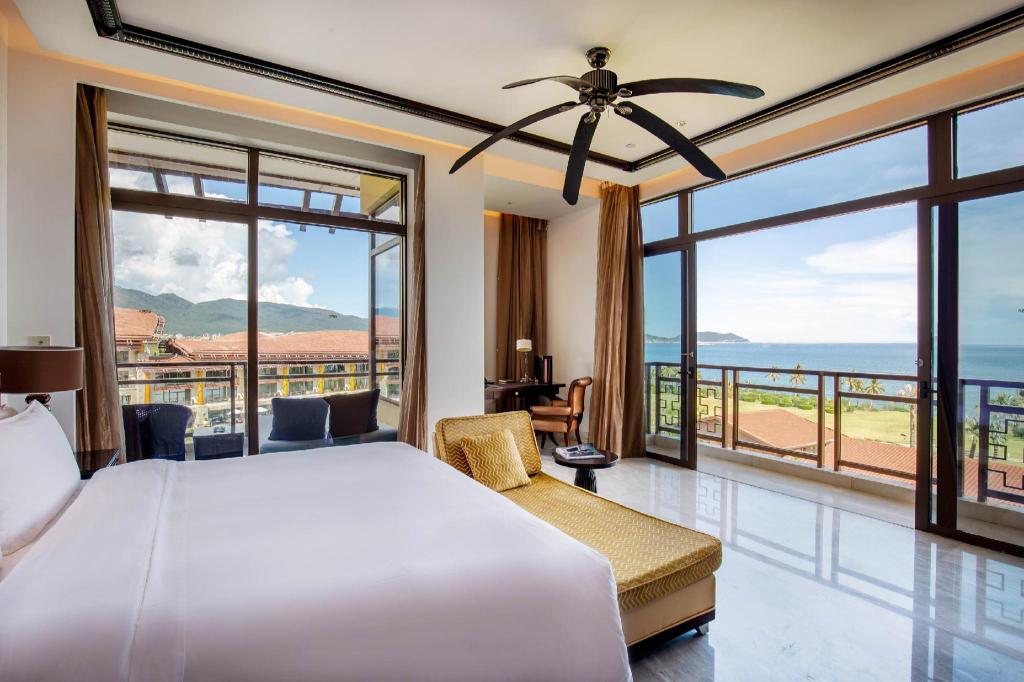 1 Bedroom, Ocean, Premium, Suite, King Bed, Beach Front, Ocean View
