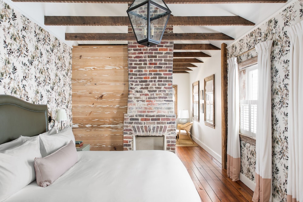 86 Cannon Historic Inn 15/63