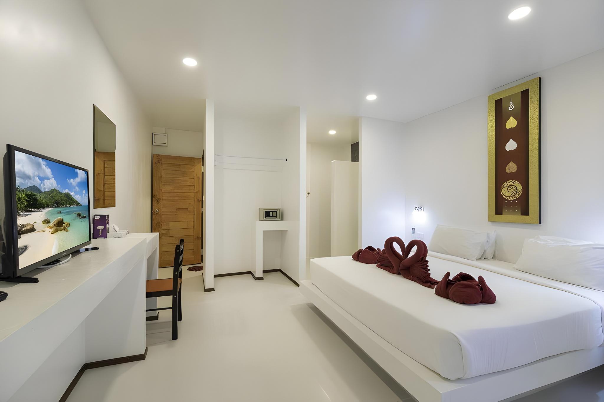 2 BEDROOMS, CONNECTING, SUPERIOR, VILLA