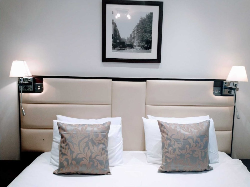 Edward Hotel Paddington 35/65