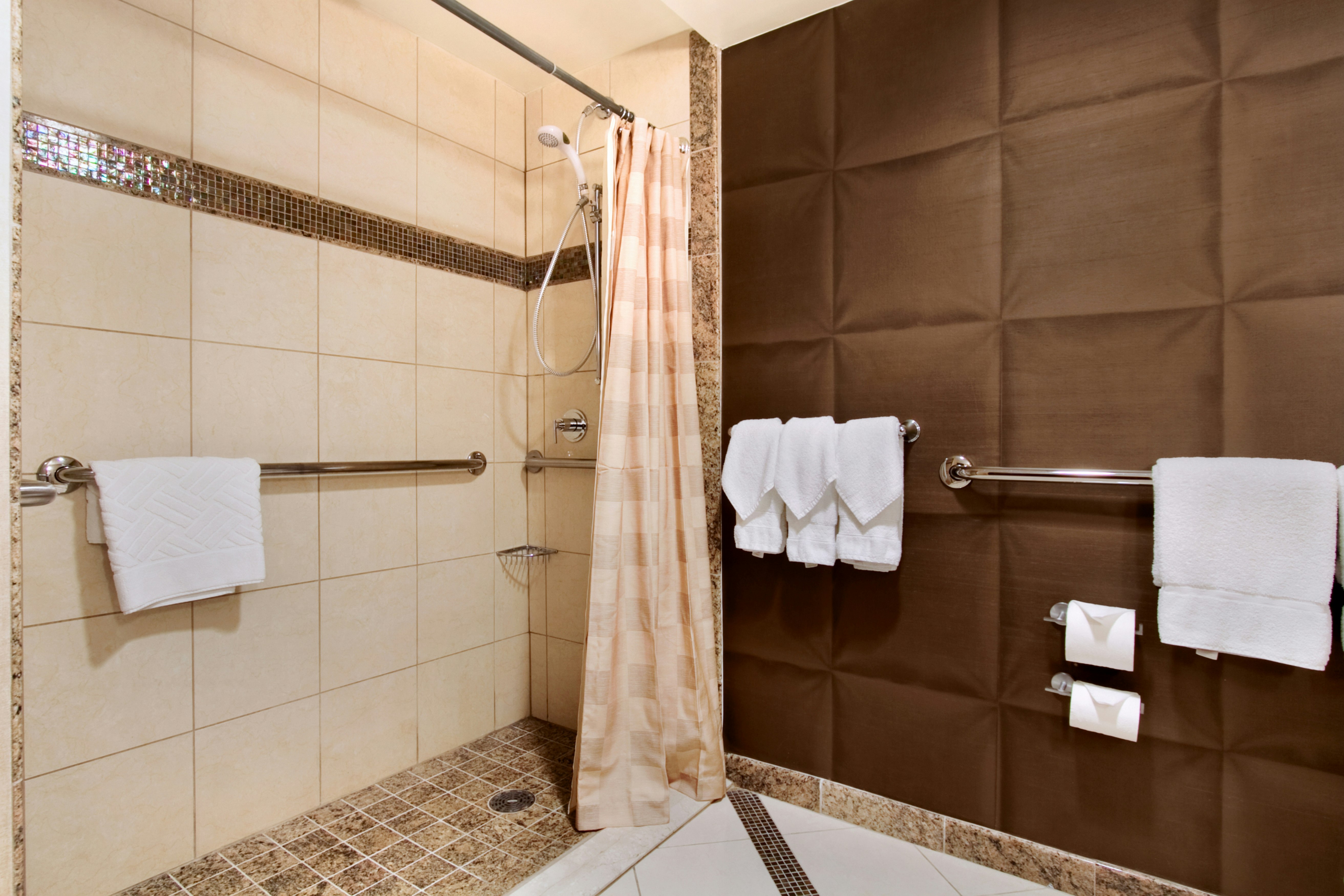 Rain, 2 Double Beds, Accessible