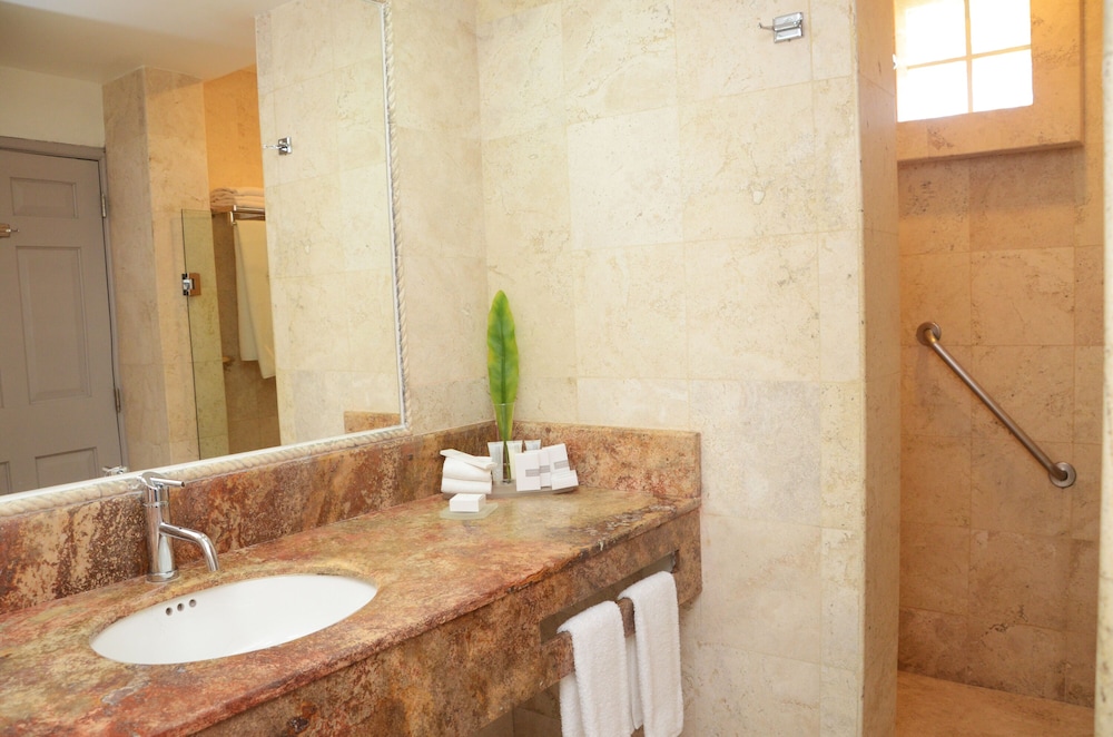 Catalonia Royal Tulum - Adults only, Playa del Carmen 70/72