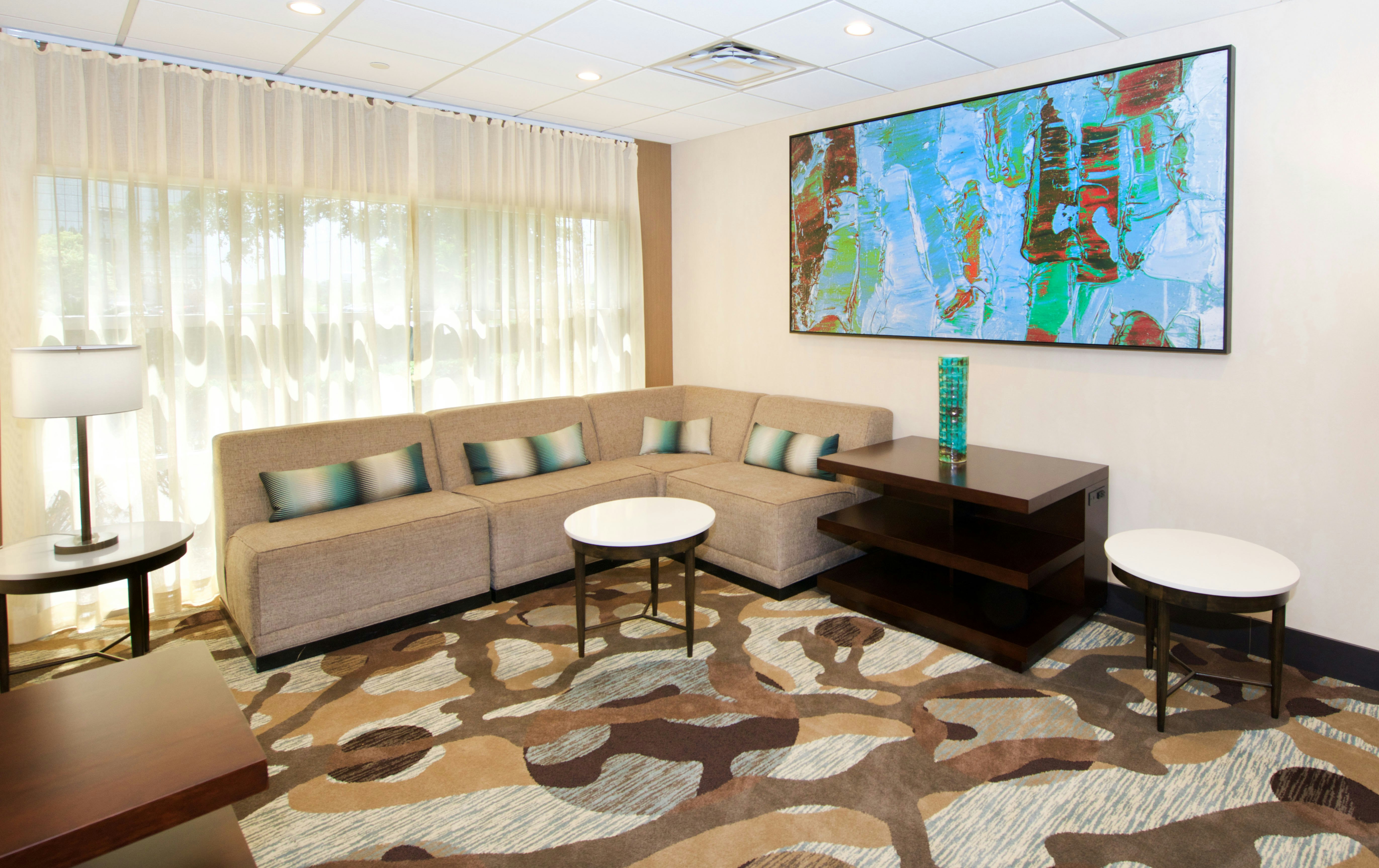 Embassy Suites by Hilton Cincinnati Northeast Blue Ash 23/54