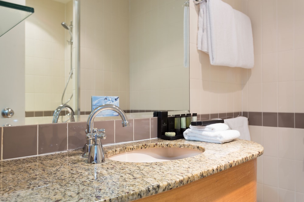 Royal on the Park Hotel and Suites 48/57