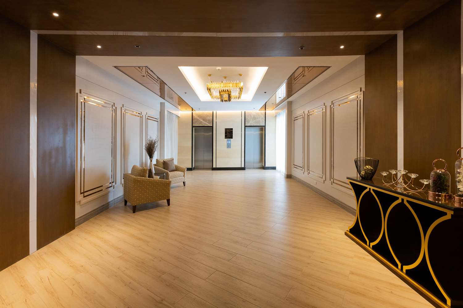 Best Western Plus Metro Clark 16/21