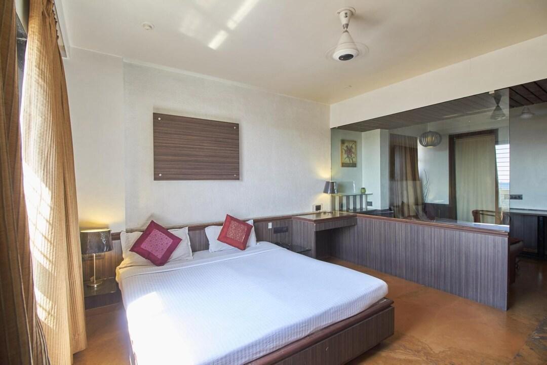 Oyo 17243 Hotel Celebration Inn 17/29