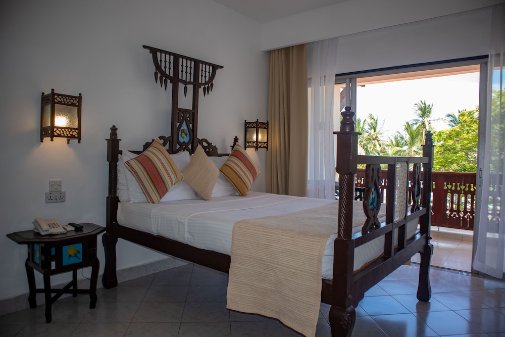 Bamburi Beach Hotel 60/74
