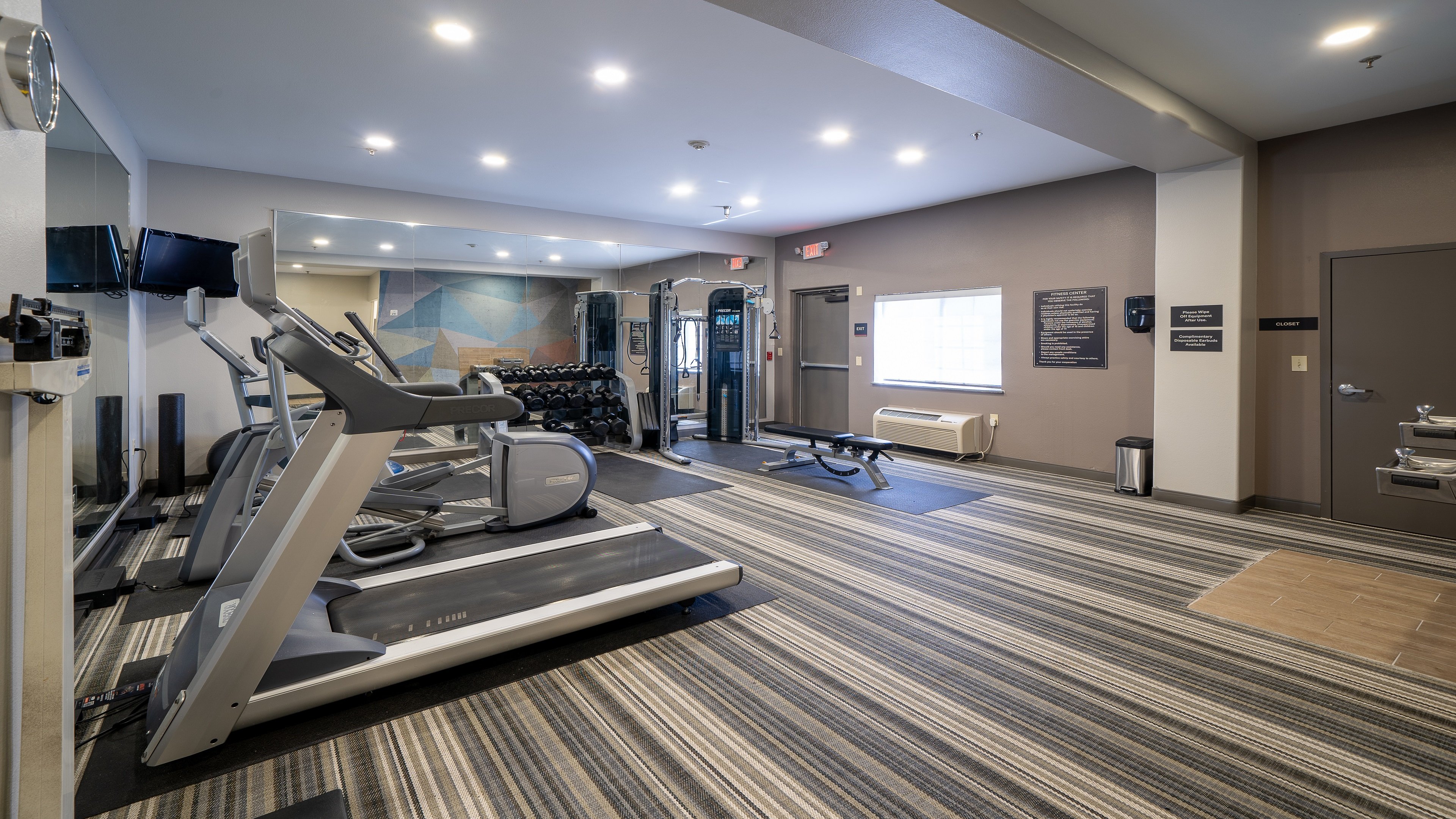 CANDLEWOOD SUITES BAYTOWN 32/58