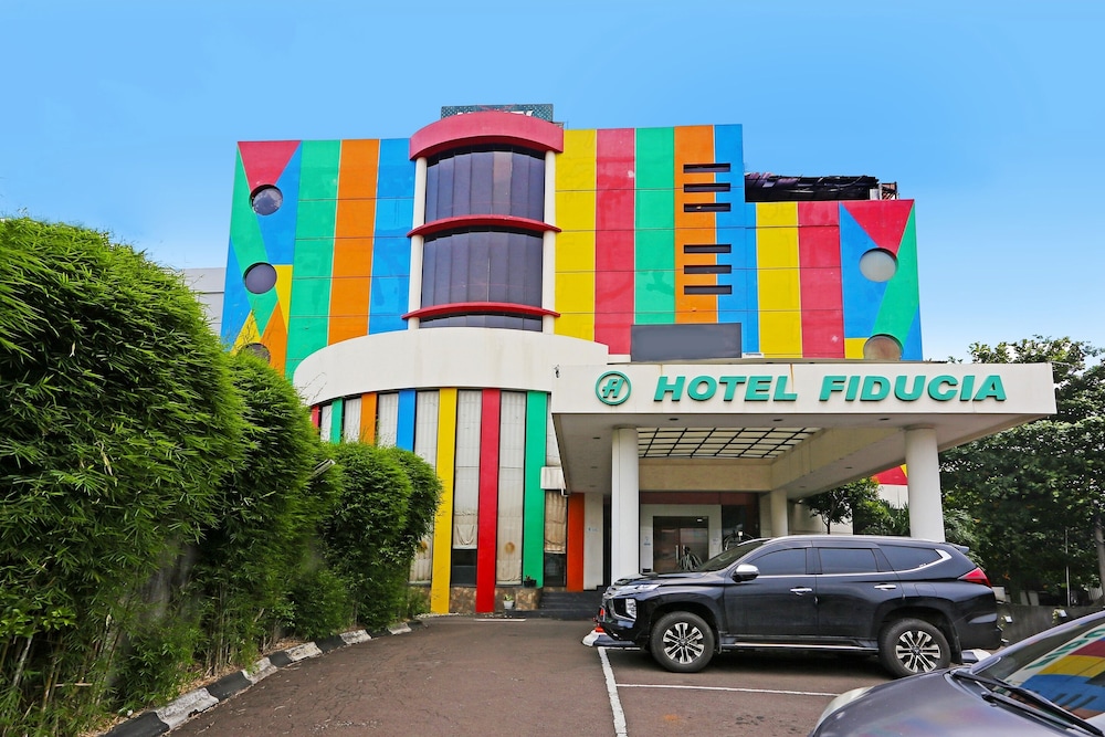 Super OYO Townhouse OAK Hotel Fiducia Serpong 43/44