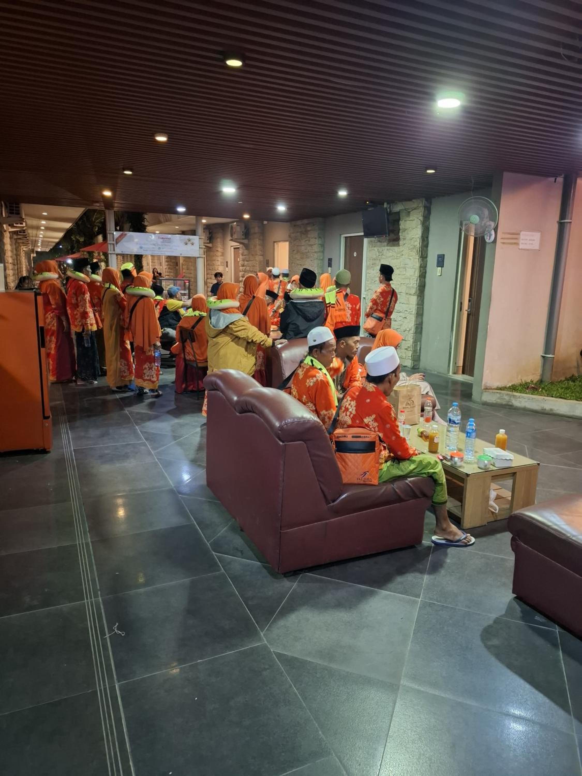 Zen Rooms Wadung Asri 25/41